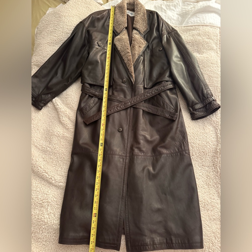 Brown Leather man Trench Coat with Shearling Collar and wool lining. XL